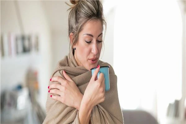 طبيب يوضح لماذا تشعر النساء بالبرودة أكثر من الرجال متفرقات شاهد المقال التالي من صحافة مصر عن طبيب يوضح لماذا تشعر النساء بالبرودة أكثر من الرجال،