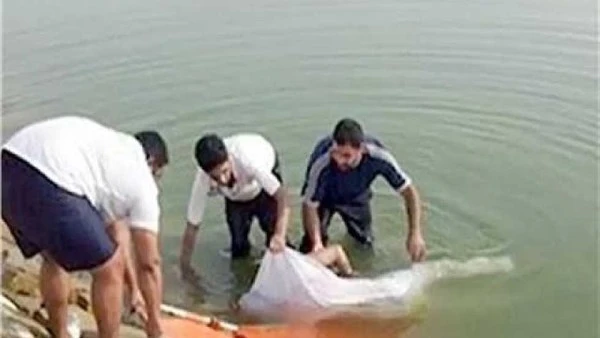 اشتبهو جنائيا.. بدء التحقيقات فى واقعة انتشال جثة غريق بالمنيا باشرت النيابة العامة بمركز المنيا، تحت اشراف المستشارين احمد عطية المحام العام لنيابات جنوب المنيا، وعماد حمدى شقر وك