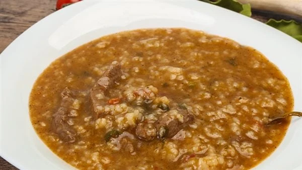 من المطبخ السوداني.. طريقة عمل الرجلة بالعدستعتبر طريقة عمل الرجلة بالعدس أو كما يعرف بإيدام الرجلة بالعدس، هي إحدى وصفات المطبخ السوداني، وتتكون بشكل أساسي من العدس وخضار الرجلة و