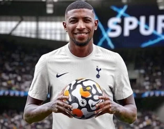 إيمرسون رويال مطلوب في الدوري السعودي ب20 مليون يورو تلقى أحد أهداف ميلان خلال الميركاتو الصيفي الجاري عرضا من الدوري السعودي.ويعد البرازيلي إيمرسون