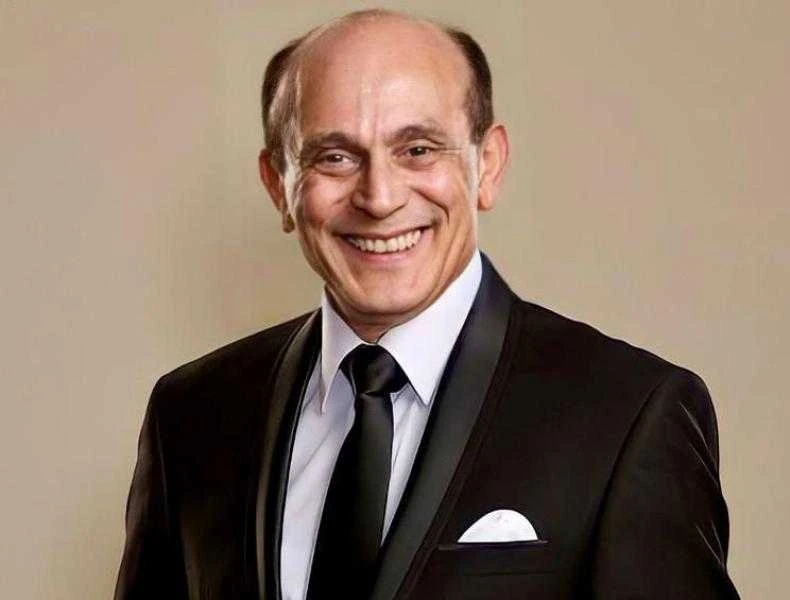 نجوم الفن: محمد صبحي في ورطة بسبب نظرية الأرض اقرأ في أفاق عربية محمد صبحي في ورطة بسبب نظرية الأرض، آثار الفنان محمد صبحي جدلا كبيرا بتصريحاته، التي