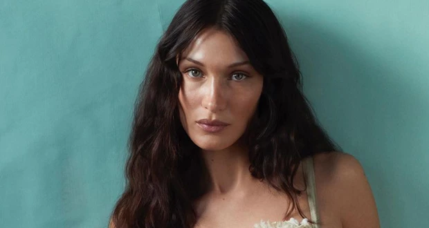 دعوات لمقاطعة أديداس عقب استبعادها بيلا حديد افاق عربية - تواجه شركة الملابس الرياضية الألمانية أديداس، ردود فعل ودعوات مقاطعة متزايدة في أعقاب