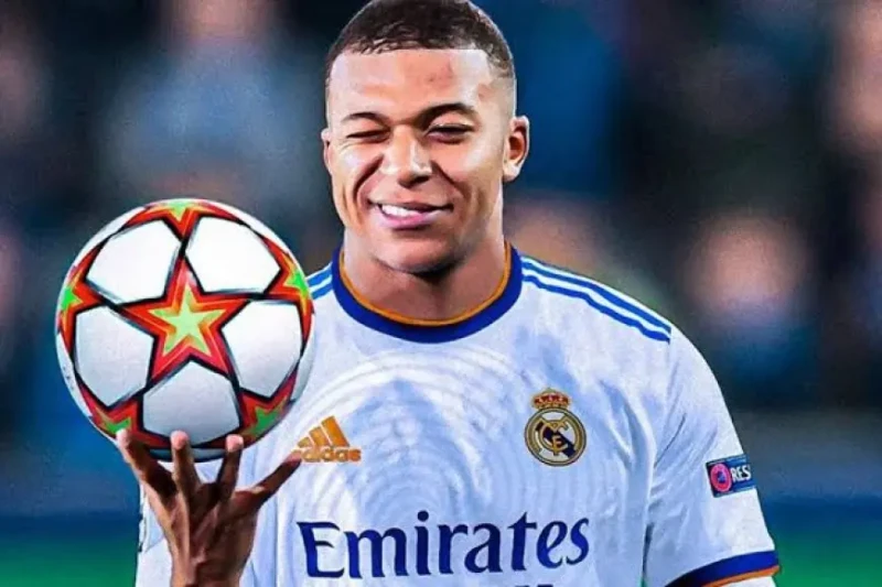 امبابي بيلبس تيشيرت الريال.. موعد حفل تقديم كيليان امبابي لاعب ريال مدريد في خبر طال انتظاره من عشاق كرة القدم حول العالم، أعلن نادي ريال مدريد عن موعد تقديم اللاعب الفرنسي كيليان 