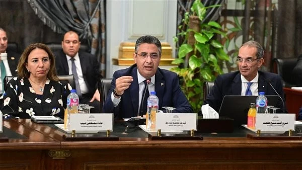 وزير التموين يستعرض خطة العمل أمام اللجنة البرلمانية لدراسة برنامج الحكومةألقى الدكتور شريف فاروق وزير التموين والتجارة الداخلية بيان الوزارة أمام