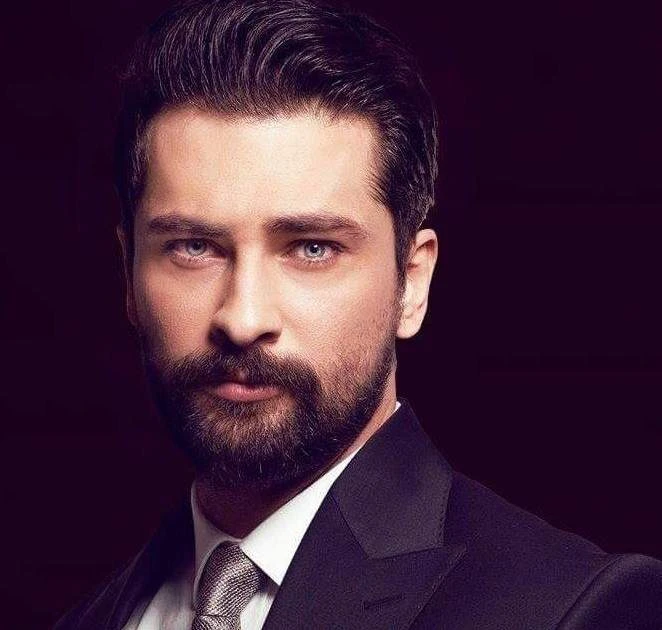 شبيه معتصم النهار يطل بلوك غريب-بالصورة تعرف على التالي شبيه معتصم النهار يطل بلوك غريب-بالصورة، فاجأ الممثل التركي أونور تونا شبيه الممثل السوري