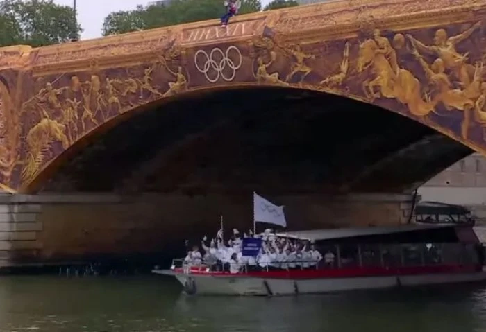 رقصة الكان كان التاريخية حاضرة في حفل افتتاح أولمبياد باريس 2024 شهد حفل افتتاح أولمبياد 2024، اليوم العديد من المفاجأة التي أبهرت الملايين المتابعين، حيث أبدعت الدولة المنظمة وهي