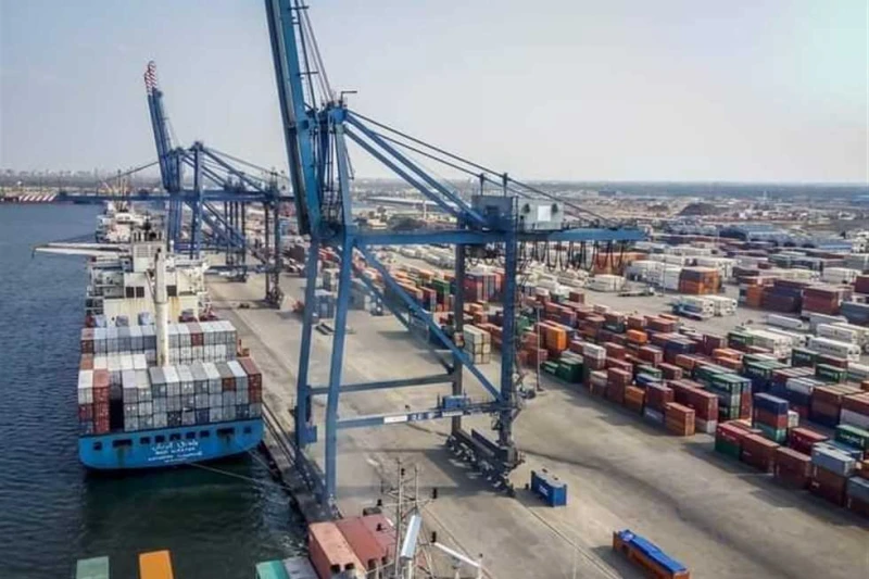 ميناء دمياط يستقبل 58 ألف طن قمح من فرنسا.. والصادر من البضائع العامة 28805 أطنان استقبل ميناء دمياط اليوم الاثنين، 5 سفن متنوعة، بينما غادرت 12