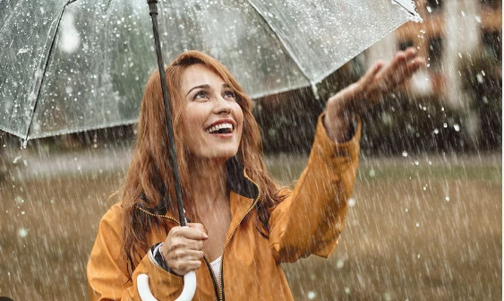 ما هو تفسير رؤية المطر في المنام للعزباء لابن سيرين؟ تفسير رؤية المطر في المنام للعزباء، يعتبر المطر من الأشياء التي يختلف تفسيرها بين العلماء من حيث