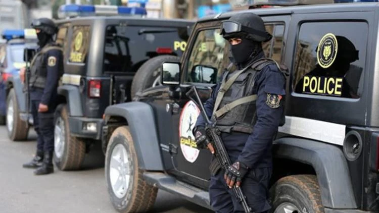 بمقابل مادي.. القبض على أدمن أحد جروبات شاومينج لزعمه تسريب الامتحانات تمكنت الأجهزة الأمنية بوزارة الداخلية من كشف ملابسات ما تم تداوله عبر تطبيق