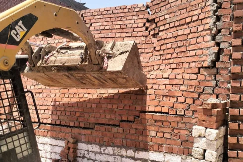 التنمية المحلية: استرداد 592 ألف متر مربع بعد إزالة 2319 مبنى مخالف و2213 فدانا بعد إزالات على أراض زراعية الوزيرة: البحيرة تتصدر المحافظات الأكثر إزالة للتعديات تليها أسيوط والشرق