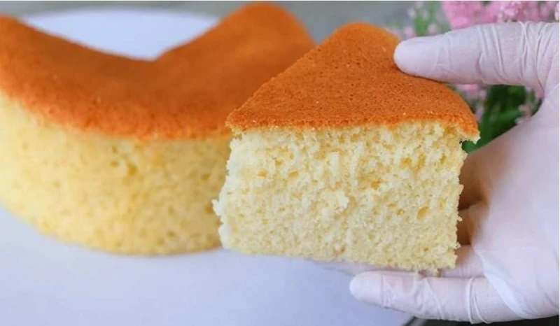 كيكة بدون بيكنج بودر الهشة جهزيها في 10 دقائق بمكونات بسيطة ومتواجدة في البيتيمكن تطبيق طريقة عمل كيكة بدون بيكنج بودر بكل سهولة بمقادير بسيطة موجودة في كل منزل، إذ تعد الكيكة من أ