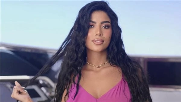 بمكياج جريء وفستان فوشيا.. شاهد آخر ظهور لكارولين عزميشاركت الفنانة كارولين عزمي متابعيها صورا جديدة لها عبر خاصية ستوري من خلال حسابها الشخصي على