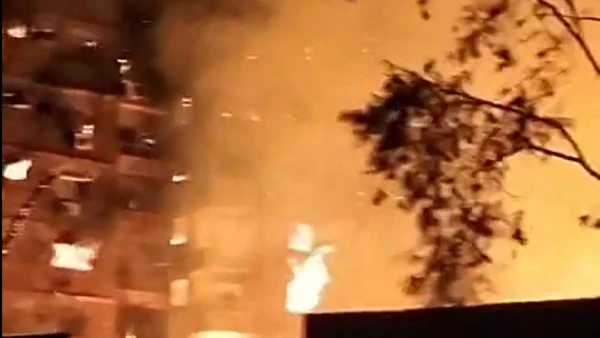 بدون ترخيص.. التحفظ علي صاحب مخزن الدهانات المحترق بالمرج تمكن رجال الحماية المدنية من السيطرة على حريق داخل مخزن بويات ودهانات فى منطقة المرج ،