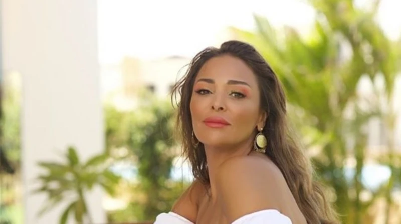 رفعتي راية مصر.. داليا البحيري تدعم لاعبة القوس والسهم حرصت الفنانة داليا البحيري، على دعم جنى علي لاعبه السهم والقوس، بعد الهجوم عليها، عقب إعلان