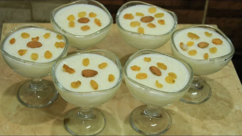 طريقة عمل الأرز باللبن في البيت زى المحلات الشهيرة يبحث العديد من الأشخاص، وخاصة السيدات عن طرق بسيطة وسهلة لتحضير حلى الرز باللبن في المنزل، يعد هذا الحلو الشعبي مناسبا جدا للعائل