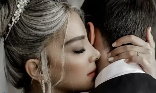 زواج الرجل على زوجته في المنام لابن سيرين وتفسير حلم زواج الزوج بثانية زواج الزوج على زوجته في المنام من الأحلام التي تسبب القلق والخوف للمتزوجة بشكل