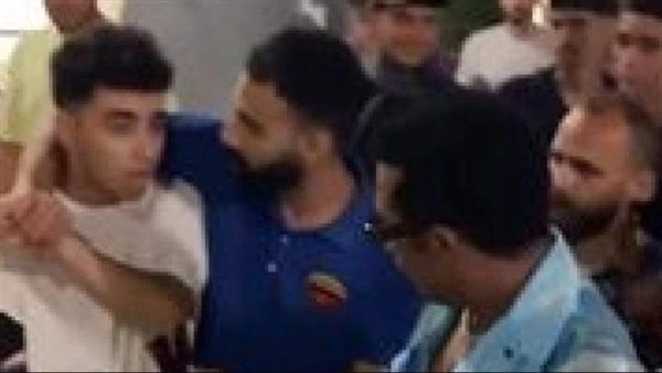 ضربه بالقلم وخناقة الشوارع.. القصة الكاملة لأزمة محمد رمضان مع المعجب كريم شلبىاحتل الفنان محمد رمضان التريند، خلال الساعات القليلة الماضية، بعد تداول عدد من رواد مواقع التواصل الا