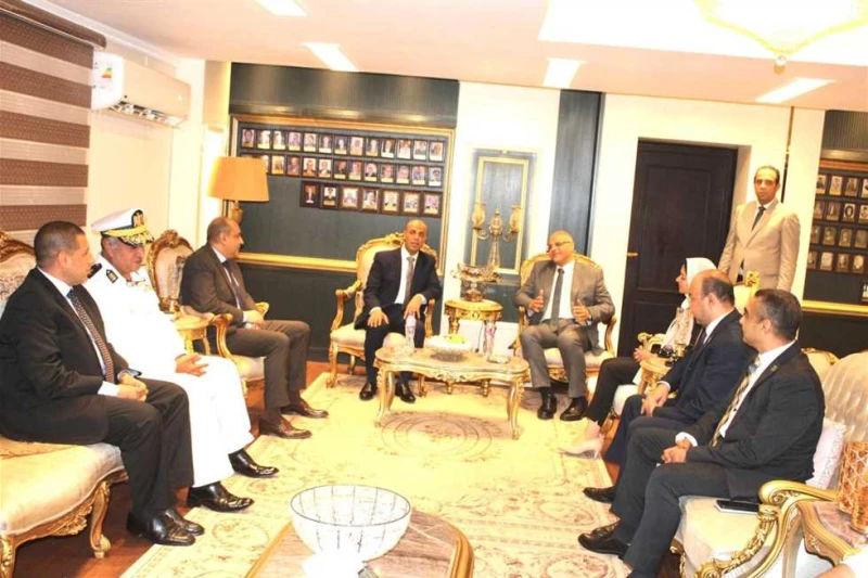 التعاون لصالح المواطنين.. تفاصيل لقاء محافظ القليوبية ومدير الأمن الجديد (صور) قام المهندس أيمن عطية محافظ القليوبية والدكتورة إيمان ريان نائب