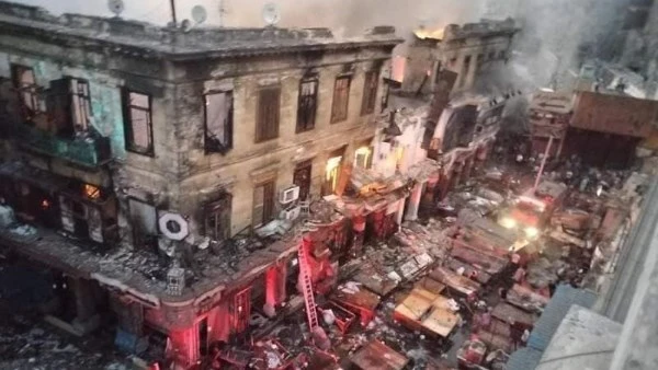 إخلاء سبيل صاحب المخزن المتسبب في حريق العتبة قررت النيابة العامة بمحكمة جنوب القاهرة، إخلاء سبيل صاحب مخزن اندلع الحريق بداخله وتسبب في نشوب حريق هائل بمنطقة سوق العتبة، بضمان محل