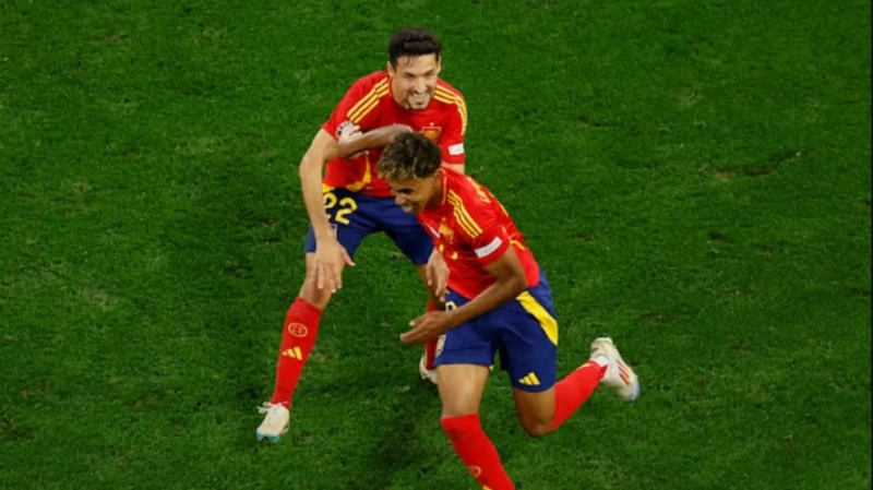 -خورخي مينديز يتفاوض مع برشلونة بشأن وضع لامين يامال .. اخبار، خورخي مينديز يتفاوض مع برشلونة بشأن وضع لامين يامال،كشف تقرير صحفي إسباني مساء اليوم الخميس، عن تطور هام في مستقبل ال