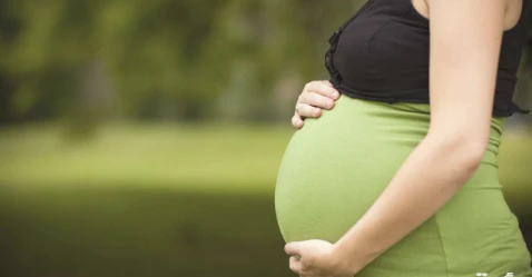 ما هو تفسير حلم الحمل على وشك الولادة للعزباء لابن سيرين؟ تفسير حلم الحمل على وشك الولادة للعزباء يرى معظم المفسرين أن الرؤية تحمل كل معاني الخير