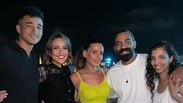 إجازات وعروض مسرحية وحفلات غنائية.. سحر العلمين يجذب النجوم تعرف على التالي إجازات وعروض مسرحية وحفلات غنائية.. سحر العلمين يجذب النجوم، يتواجد عدد