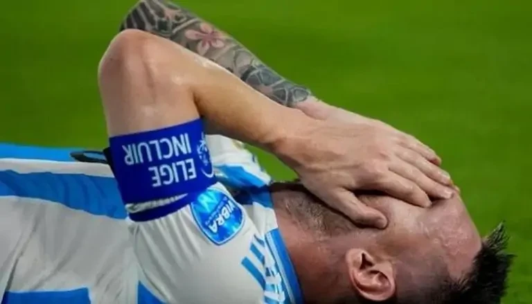 ميسي يخرج بأول تعليق بعد إصابته و دموعه في نهائي كوبا أمريكا 2024ميسي , تحدث النجم الأرجنتينى لأول مرة بعد تتويجهم ببطولة كوبا أمريكا 2024 في الساعات الأولى من صباح يوم أمس الإثنين