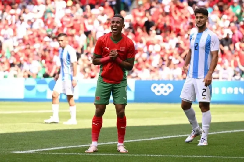 تعادل المغرب مع الأرجنتين بنتيجة هدفين في أولمبياد باريس ٢٠٢٤افتتح المنتخب المغربي الأولمبي مشاركته في أولمبياد باريس 2024 بالتعادل مع المنتخب