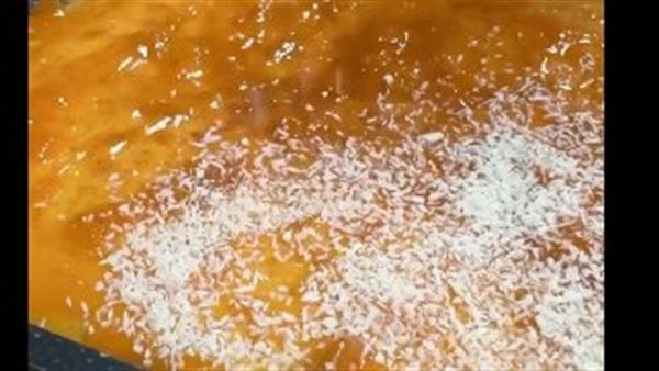 طريقة عمل كيكة البرتقال وجوز الهند بمذاق لا يقاوم كيكة البرتقال وجوز الهند اللذيذة بدقيق الذرة من الحلويات الشهية واللذيذة التي يمكنك إعدادها