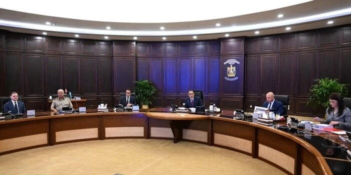 رئيس الوزراء: موافقة صندوق النقد على المراجعة الثالثة شهادة ثقة ببرنامج الحكومةترأس الدكتور مصطفى مدبولي، رئيس مجلس الوزراء، اليوم الثلاثاء، اجتماع