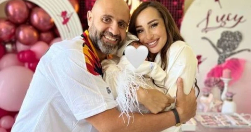 الفن و المشاهير: مايا نعمة تحتفل بمرور 3 أسابيع على ولادة إبنتها - بالفيديو شاهد المقال التالي من صحافة لبنان عن مايا نعمة تحتفل بمرور 3 أسابيع على