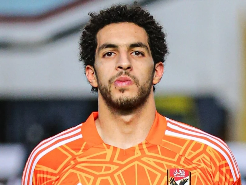 أمور عائلية مصطفى شوبير يخرج بأول تصريح بعد إقالة والده مصطفى شوبير , , أنا ممنوع من أي تصريحات بهذا التصريح رفض حارس مرمى النادى الأهلي التعليق على