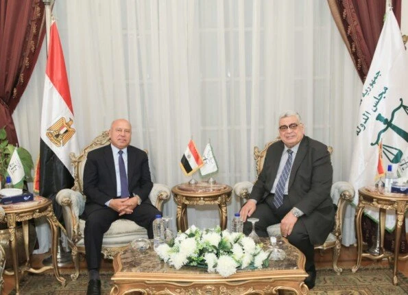 رئيس مجلس الدولة يستقبل الفريق كامل الوزيررئيس مجلس الدولة يستقبل نائب رئيس مجلس الوزراءحسام عمارالتقى المستشار أحمد عبد الحميد عبود رئيس مجلس