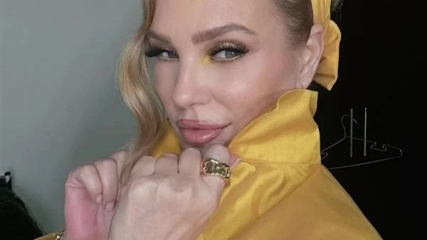 بملابس غريبة.. شيرين رضا تثير الجدل بظهورها عبر إنستجرام شاهد نشرت الفنانة شيرين رضا، صورة جديدة لها عبر حسابها الشخصي على موقع تبادل الصور