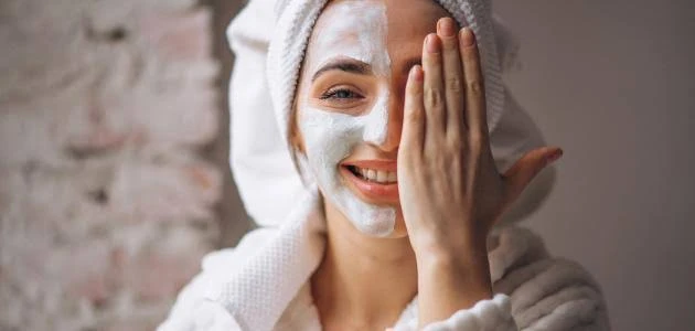 أفضل الوصفات المنزلية للعناية بالبشرة القمحية الدهنية.البشرة القمحية من اجمل انواع البشرة التى لا تحتاج الى مستحضرات التجميل او اخفائها تحت منتجات