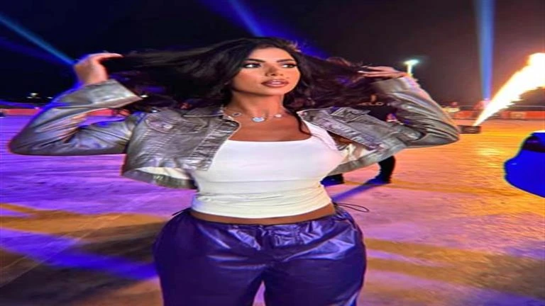 فنون: كارولين عزمي تنشر صورة جديدة من كواليس إعلانها مع تامر حسني والجمهور يعلق اقرأ في أفاق عربية كارولين عزمي تنشر صورة جديدة من كواليس إعلانها مع