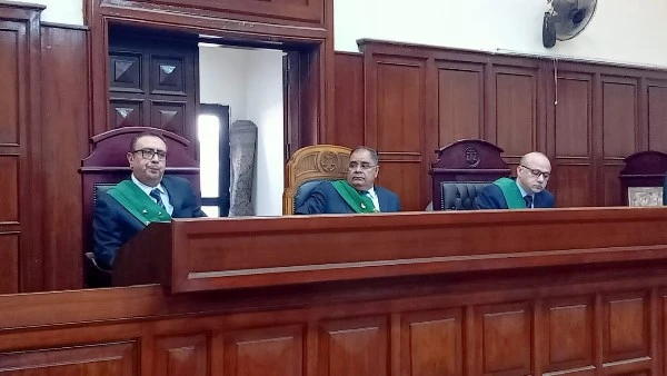 الإعدام شنقا للمتهم بإنهاء حياة 3 مصريين في قطر قررت محكمة جنايات القاهرة المنعقدة بمجمع محاكم العباسية، منذ قليل، الإعدام شنقا للمتهم بقتل 3 شباب