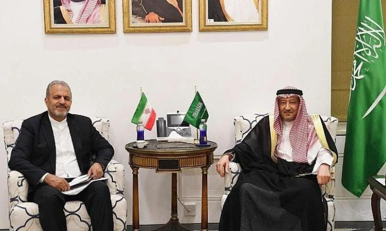 من هو نائب وزير الخارجية السعودي؟ كم عمره؟ والسيرة الذاتية كاملة عنهمن هو نائب وزير الخارجية السعودي؟ وما هي المناصب القيادية والخبرات العملية لنائب