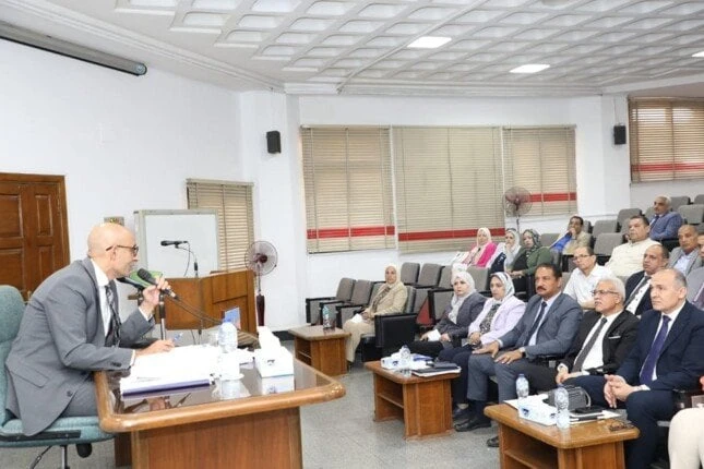 وزير التربية والتعليم يجتمع مع قيادات مديريات القاهرة والجيزة وكفر الشيخاجتماع وزير التربية والتعليم اليومواصل الدكتور محمد عبد اللطيف وزير التربية