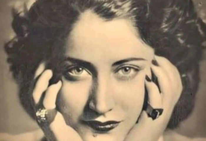 في ذكرى رحيلها، تعرف على قصة اتهام أسمهان بالجاسوسية تحل اليوم الذكرى ال 80 لرحيل الفنانة أسمهان والتي تعد من أبرز رموز الغناء في الوطن العربي، حيث