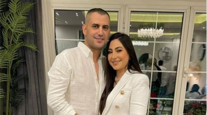 أول تعليق من هشام ربيع بعد تحطم سيارته خلال مشاجرة بالتجمع (خاص) كشف مصفف الشعر هشام ربيع، طليق الفنانة بوسي، تفاصيل مشاجرة نشبت بينه وبين أحد