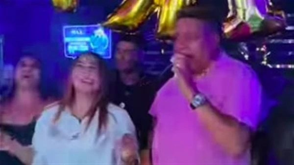 أصدقاء حمو بيكا يحتفلون بعيد ميلادهاحتفل مؤدي المهرجانات حمو بيكا بعيد ميلاده فى حفل خاص حضره مجموعة من أصدقائه المقربين.ونشر حمو بيكا فيديو له من عيد ميلاده على صفحته الرسمية بموق