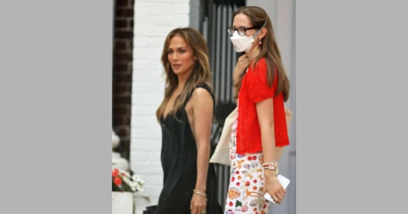 وسط شائعات الانفصال.. جينيفر لوبيز في نزهة مع ابنة بن آفليك لايف ستايل شاهد المقال التالي من صحافة البحرين عن وسط شائعات الانفصال جينيفر لوبيز في نزهة مع ابنة بن آفليك، شوهدت النجم