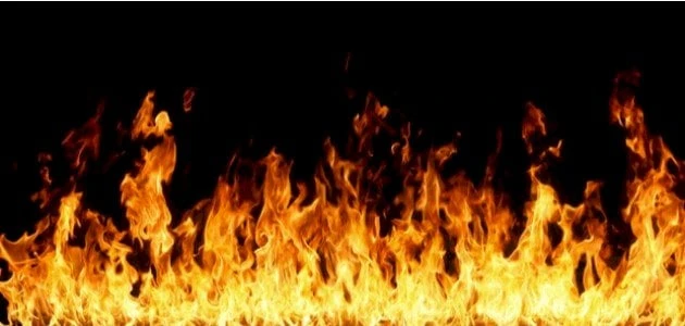 تفسير رؤية النار في المنام للمتزوجة واطفائهاجميع الناس يخافون من النار لأنها عند الاشتعال تأكل الأخضر واليابس فعند اشتعالها يسرع كل الناس إلى إخمادها