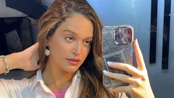 بأجواء رومانسية..نور إيهاب برفقة خطيبهاشاهدشاركت الفنانة نور إيهاب جمهورها بصورة رومانسية تجمعها بخطيبها نور بدر من خلال ستوري عبر موقع تبادل الصور