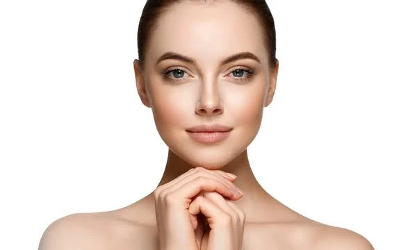 وصفات فعالة لتفتيح البشرة المختلطةبياض البيض والليمونتقوم هذه الوصفة بتفتيح لون البشرة المختلطة وتعمل على شد المسامات ايضا، وكذلك تحمى البشرة من