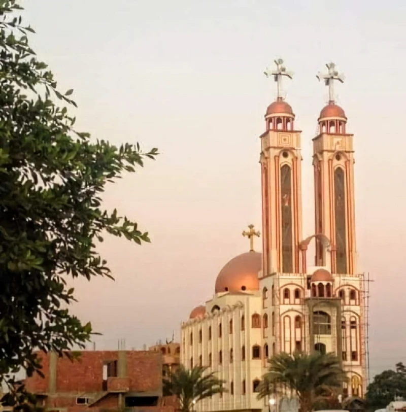 أخر تطورات أزمة قرية الكشح بعد تحرك القيادات الأمنية الكنيسة تطمئن الجميع..أخر تطورات أزمة قرية الكشح بعد تحرك القيادات الأمنية الكنيسة تطمئن