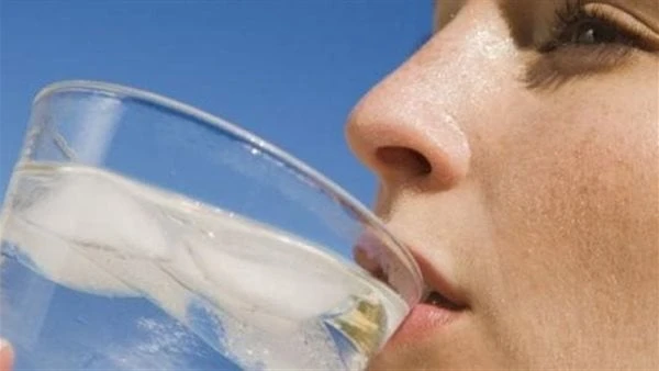 احذر من تناول الماء المثلج يسبب الموت المفاجئنشر الدكتور جمال شعبان استشاري أمراض القلب ورئيس معهد القلب سابقا على صفحته الشخصية بالفيسبوك منشور عن