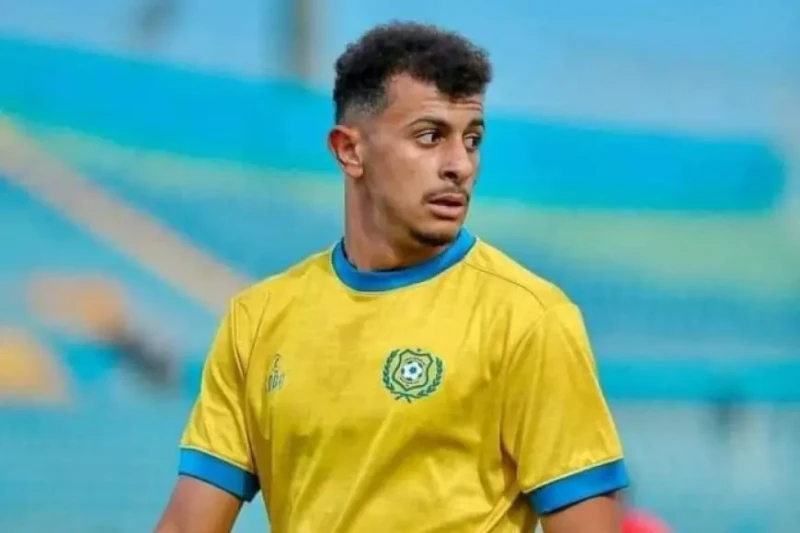 هل يفكر الأهلي في التعاقد مع عمر الساعي؟ مفاجأة جديدةكشف الناقد الرياضي خالد الإتربي عن تقديم النادي الأهلي عرضا رسميا لضم عمر الساعي، لاعب النادي