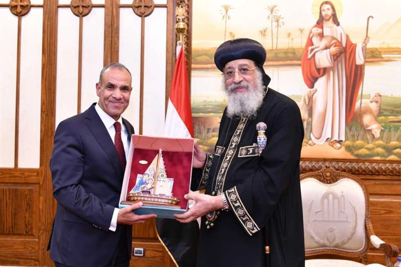 مشيدا بخبرته.. البابا تواضروس يستقبل وزير الخارجية استقبل البابا تواضروس الثاني في المقر البابوي بالقاهرة اليوم الأحد السفير الدكتور بدر عبد العاطي